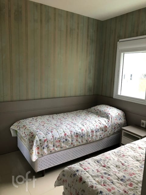 Image 15 - 248997